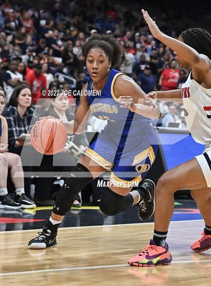 Thumbnail 3 in Brownsboro vs Hardin-Jefferson (UIL 4A State Final) photogallery.
