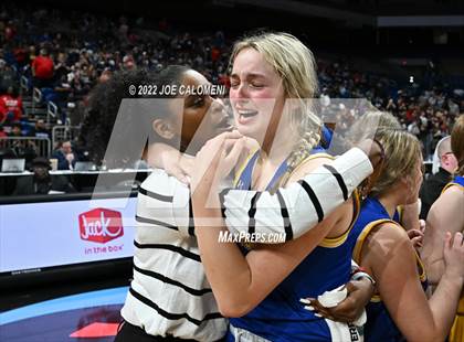 Thumbnail 1 in Brownsboro vs Hardin-Jefferson (UIL 4A State Final) photogallery.