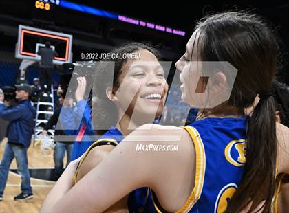 Thumbnail 2 in Brownsboro vs Hardin-Jefferson (UIL 4A State Final) photogallery.