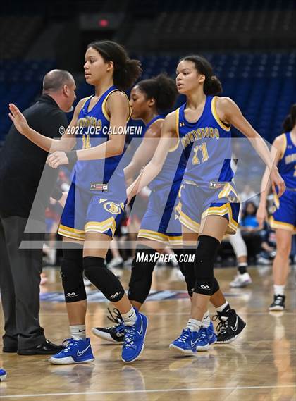 Thumbnail 2 in Brownsboro vs Hardin-Jefferson (UIL 4A State Final) photogallery.