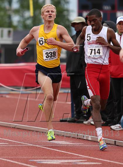 Thumbnail 1 in PIAA Class 2A/3A Championships (Day 1) photogallery.