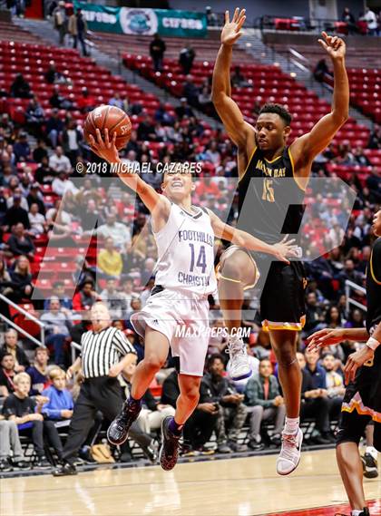 Thumbnail 3 in Foothills Christian vs. Mission Bay (CIF SDS Open Playoff) photogallery.