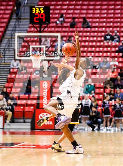 Thumbnail 3 in Foothills Christian vs. Mission Bay (CIF SDS Open Playoff) photogallery.