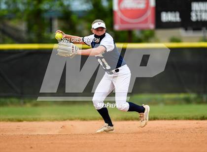 Thumbnail 1 in Hickory Ridge @ Porter Ridge photogallery.