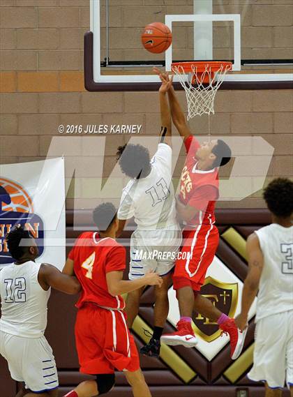 Thumbnail 2 in Cathedral Catholic vs. Desert Pines (Tarkanian Classic) photogallery.