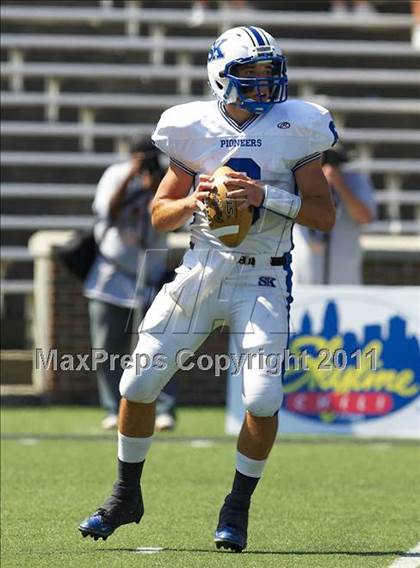 Thumbnail 2 in Kenton vs. Middletown photogallery.
