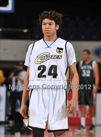 Thumbnail 1 in Calabasas vs. South (CIF SS D3AA Final) photogallery.