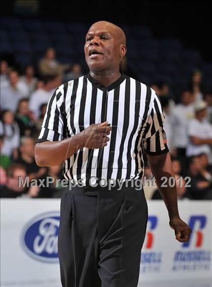 Thumbnail 3 in Calabasas vs. South (CIF SS D3AA Final) photogallery.