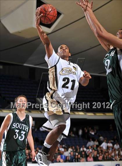 Thumbnail 2 in Calabasas vs. South (CIF SS D3AA Final) photogallery.