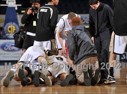 Thumbnail 3 in Calabasas vs. South (CIF SS D3AA Final) photogallery.