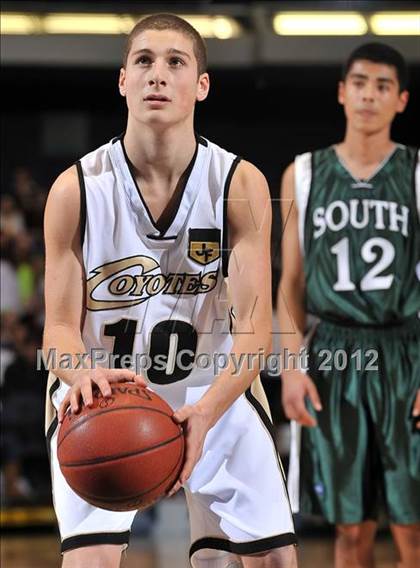 Thumbnail 2 in Calabasas vs. South (CIF SS D3AA Final) photogallery.
