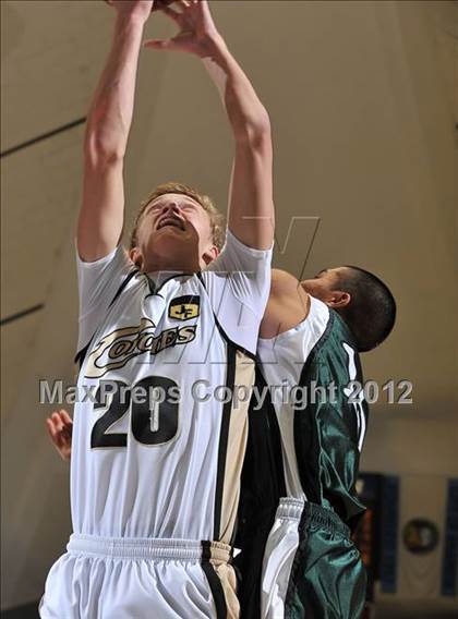 Thumbnail 1 in Calabasas vs. South (CIF SS D3AA Final) photogallery.
