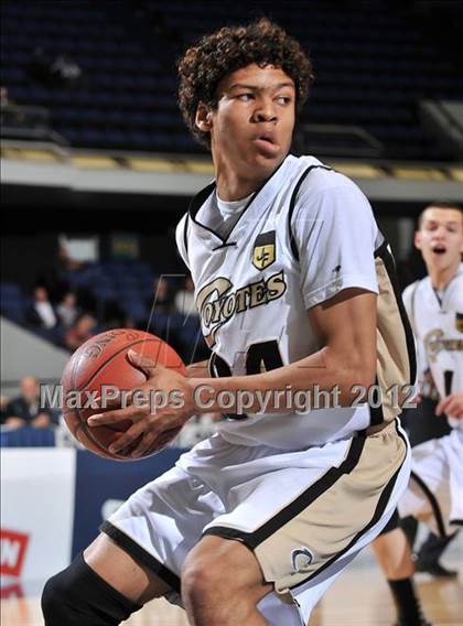 Thumbnail 3 in Calabasas vs. South (CIF SS D3AA Final) photogallery.