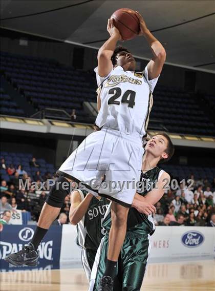 Thumbnail 1 in Calabasas vs. South (CIF SS D3AA Final) photogallery.