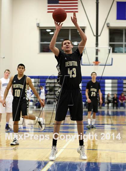 Thumbnail 3 in Newton vs. Kapaun Mt. Carmel (KSHSAA 5A Playoff) photogallery.