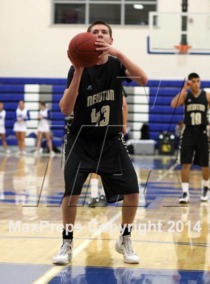 Thumbnail 2 in Newton vs. Kapaun Mt. Carmel (KSHSAA 5A Playoff) photogallery.