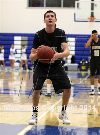 Thumbnail 1 in Newton vs. Kapaun Mt. Carmel (KSHSAA 5A Playoff) photogallery.