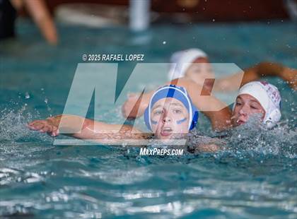 Thumbnail 1 in Friendswood vs Oak Ridge photogallery.