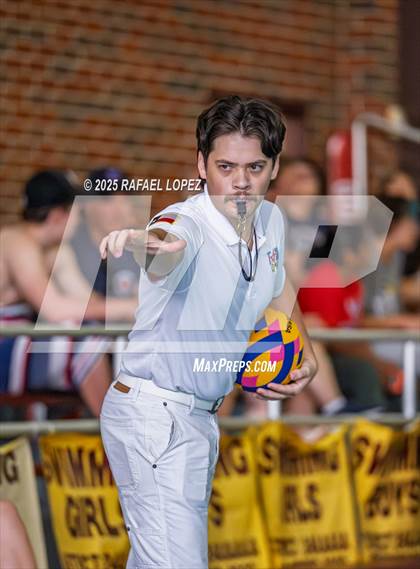 Thumbnail 1 in Friendswood vs Oak Ridge photogallery.
