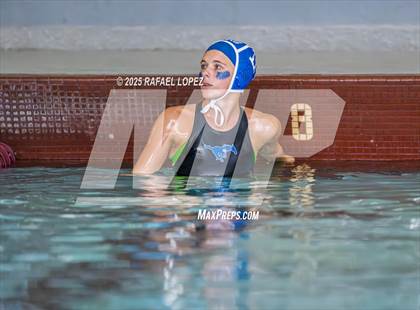 Thumbnail 2 in Friendswood vs Oak Ridge photogallery.