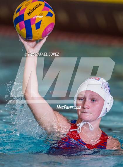 Thumbnail 1 in Friendswood vs Oak Ridge photogallery.