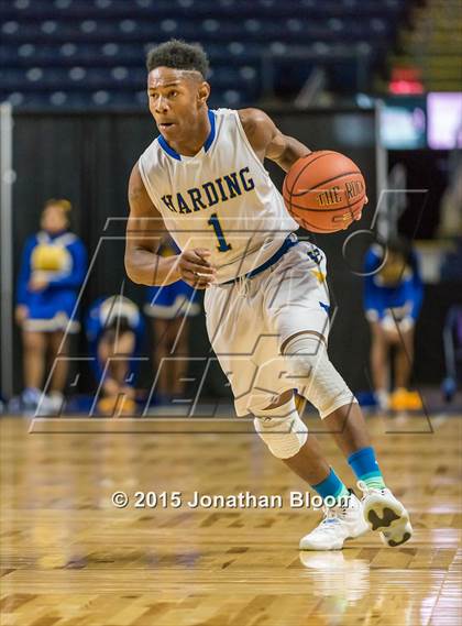 Thumbnail 3 in Wilbur Cross vs Harding (MLK Classic) photogallery.