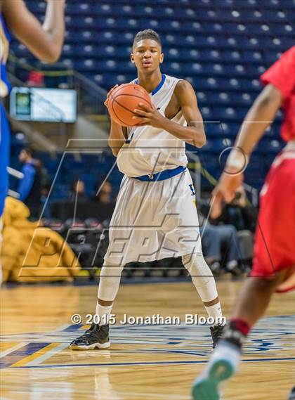 Thumbnail 2 in Wilbur Cross vs Harding (MLK Classic) photogallery.
