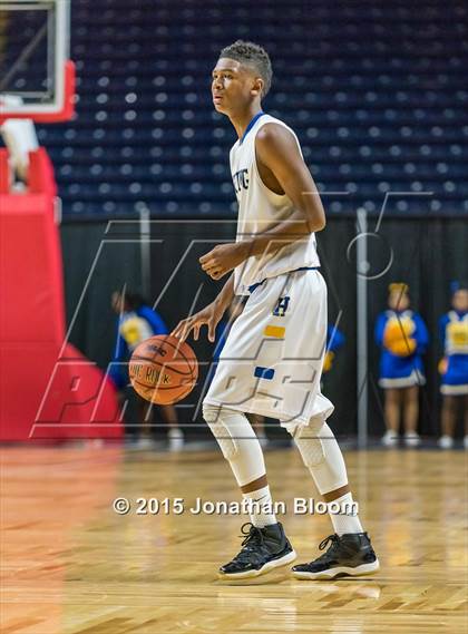 Thumbnail 2 in Wilbur Cross vs Harding (MLK Classic) photogallery.