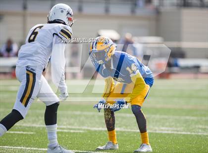 Thumbnail 2 in Del Oro vs. Oak Grove (Honor Bowl-NorCal) photogallery.