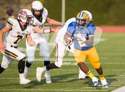 Thumbnail 3 in Del Oro vs. Oak Grove (Honor Bowl-NorCal) photogallery.