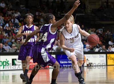 Thumbnail 1 in Waynesboro vs. Hidden Valley (VHSL AA Final) photogallery.