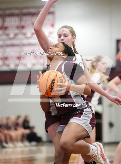 Thumbnail 3 in Horizon vs Chatfield (CHSAA 6A Play-in Round) photogallery.