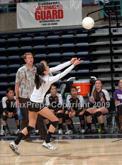Thumbnail 1 in Salinas vs. Newport Harbor (CIF D1 State Final) photogallery.
