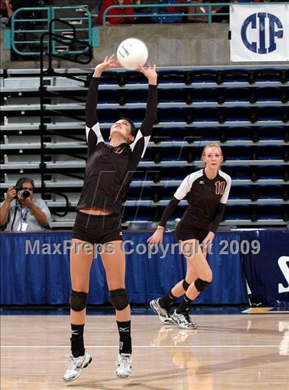 Thumbnail 3 in Salinas vs. Newport Harbor (CIF D1 State Final) photogallery.