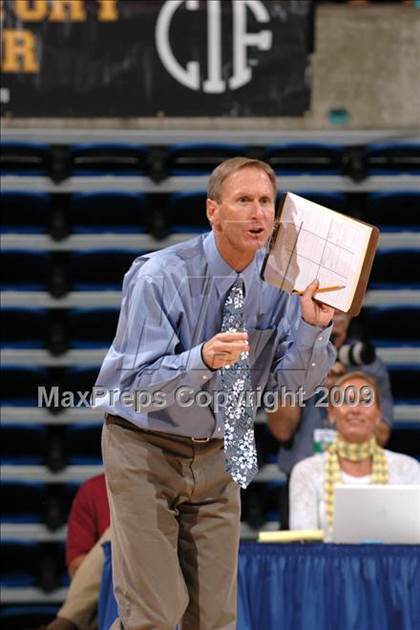 Thumbnail 2 in Salinas vs. Newport Harbor (CIF D1 State Final) photogallery.