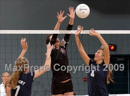 Thumbnail 3 in Salinas vs. Newport Harbor (CIF D1 State Final) photogallery.