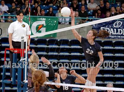 Thumbnail 2 in Salinas vs. Newport Harbor (CIF D1 State Final) photogallery.