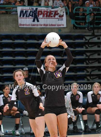 Thumbnail 1 in Salinas vs. Newport Harbor (CIF D1 State Final) photogallery.