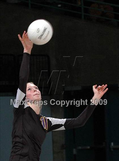 Thumbnail 2 in Salinas vs. Newport Harbor (CIF D1 State Final) photogallery.