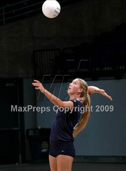 Thumbnail 3 in Salinas vs. Newport Harbor (CIF D1 State Final) photogallery.