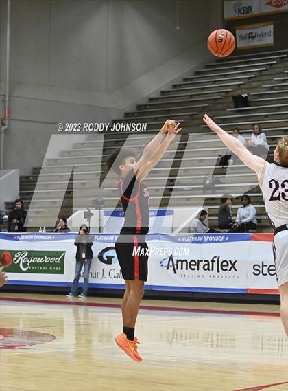 Thumbnail 2 in Deer Park vs. Clear Brook (McDonald's Texas Invitational) photogallery.