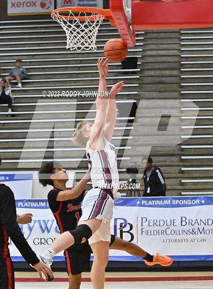 Thumbnail 1 in Deer Park vs. Clear Brook (McDonald's Texas Invitational) photogallery.