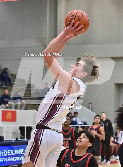 Thumbnail 2 in Deer Park vs. Clear Brook (McDonald's Texas Invitational) photogallery.