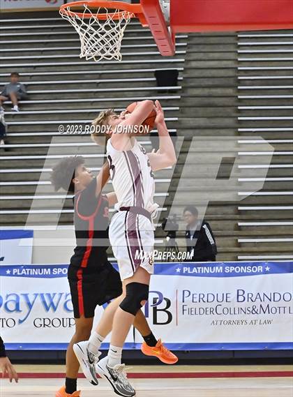 Thumbnail 1 in Deer Park vs. Clear Brook (McDonald's Texas Invitational) photogallery.
