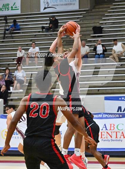 Thumbnail 3 in Deer Park vs. Clear Brook (McDonald's Texas Invitational) photogallery.