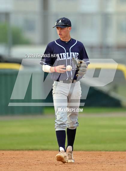 Thumbnail 3 in Airline @ Captain Shreve photogallery.