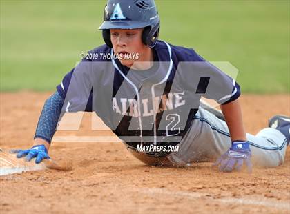 Thumbnail 1 in Airline @ Captain Shreve photogallery.