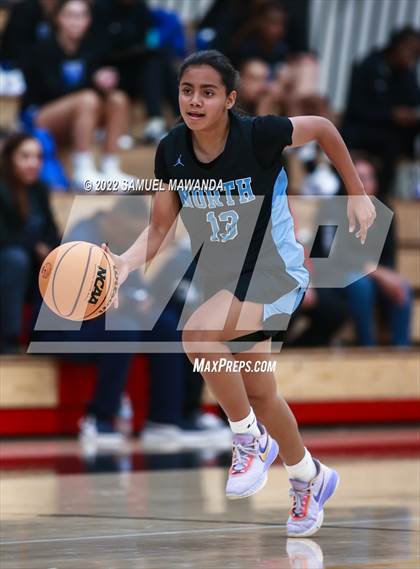 Thumbnail 1 in Clovis North vs Centennial (Harvard-Westlake Invitational Classic) photogallery.