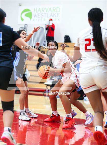 Thumbnail 3 in Clovis North vs Centennial (Harvard-Westlake Invitational Classic) photogallery.