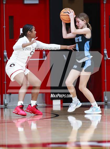 Thumbnail 3 in Clovis North vs Centennial (Harvard-Westlake Invitational Classic) photogallery.